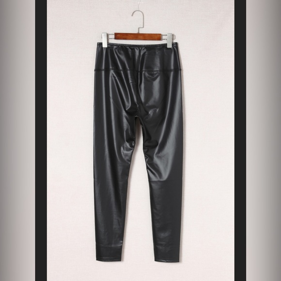 Last 1 ! Black Faux Leather High Rise Leggings - Picture 8 of 13